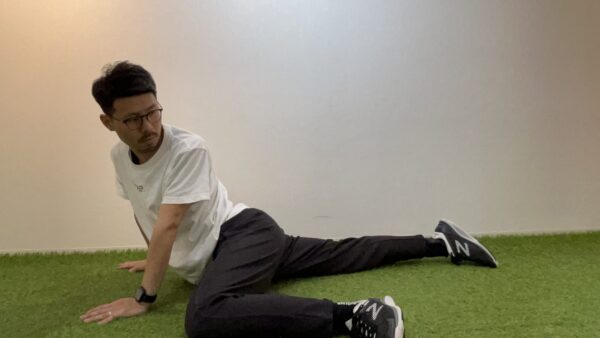 身体操作トレーニング42「背骨捻り反らしストレッチ」