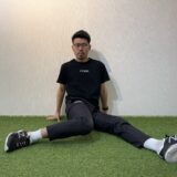 身体操作トレーニング58「座り股関節片方倒し」