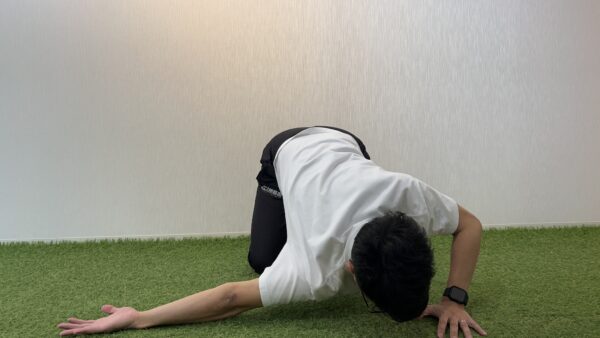 身体操作トレーニング77「四つ這い肩甲骨捻り」